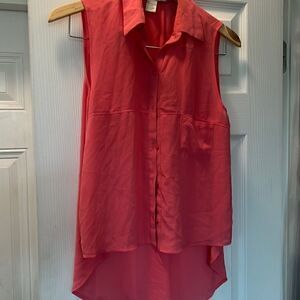 Isabel Lu - LIKE NEW - Size Medium Pink Schiffon Like Top - Button Down